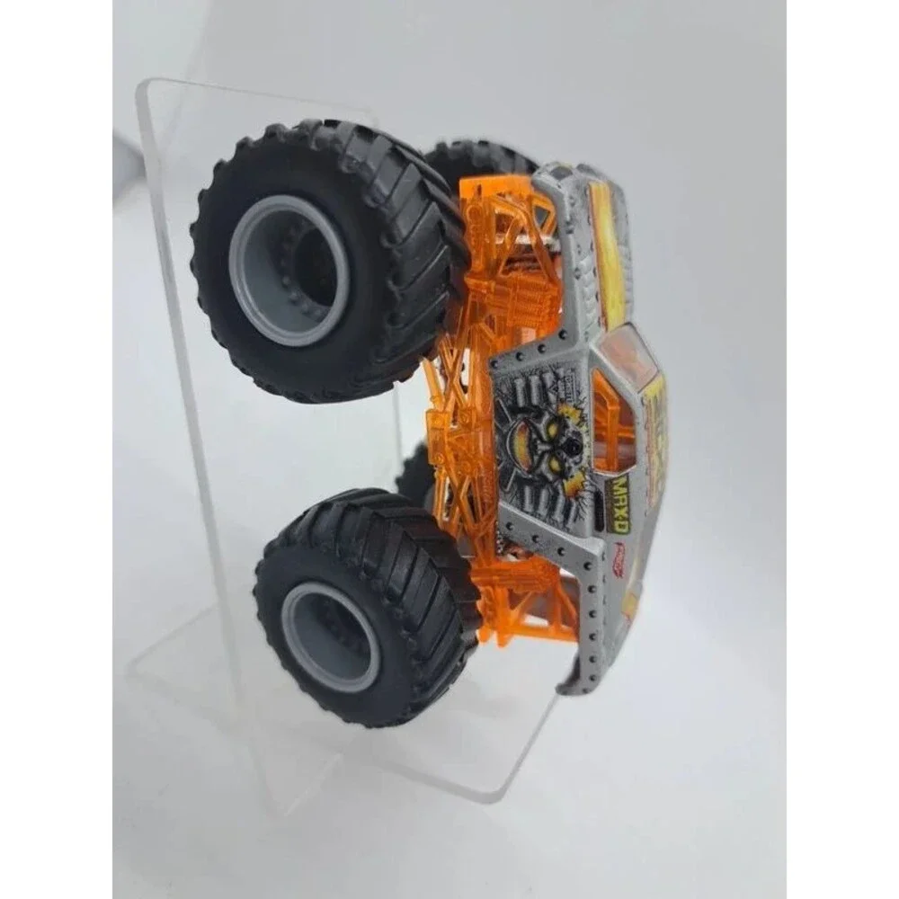 Hot Wheels Monster Jam Max-D Edge Glow Roll Monster Truck Die-Cast Toy 3